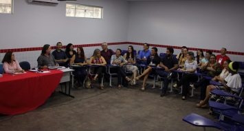 Reunião contou com ampla presença de docentes e representante discente que decidiram as deliberações do encontro.