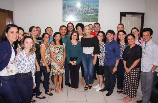 Professores, representantes da UEMASUL e integrantes do Programa de Formação de Discentes reunidos para debater planos que atinjam meta pré-estabelecida pelo Plano Estadual de Educação do Estado do Maranhão (PEE-MA).