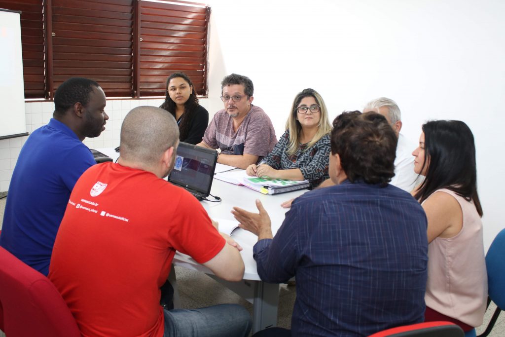 Coordenadores dos setores ligados à Administração da UEMASUL reunidos para discutir Plano de Ação para o ano 2020.